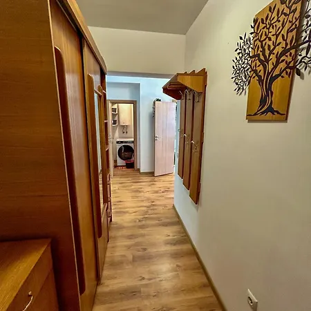 Summer Breeze Ground-floor I Patio & Parking Апартаменти Варна