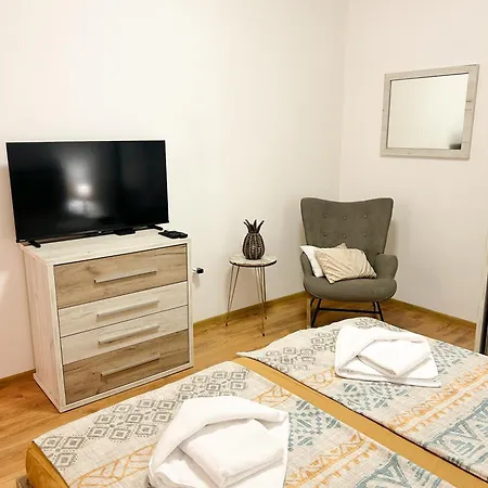 Апартаменти Summer Breeze Ground-floor I Patio & Parking Варна