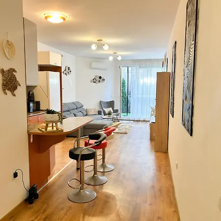 Апартаменти Summer Breeze Ground-floor I Patio & Parking Варна