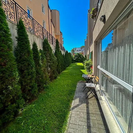 Summer Breeze Ground-floor I Patio & Parking Варна