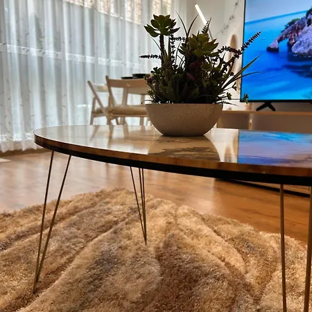 Summer Breeze Ground-floor I Patio & Parking * Варна